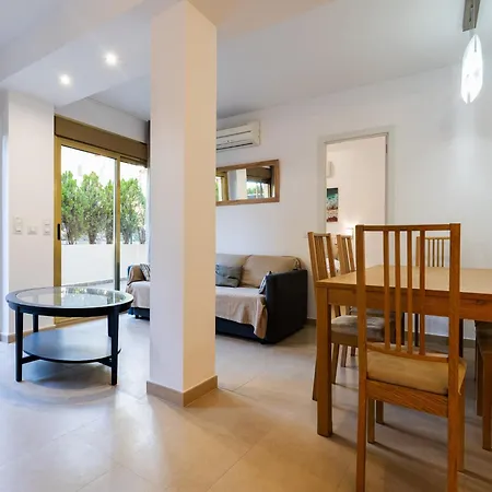 Beachside Apartament *