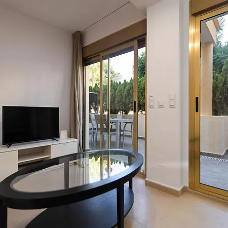 Beachside With Shared Pool Apartment Marbella
