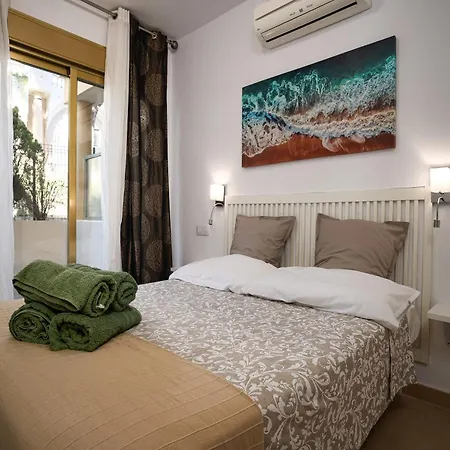 Apartment Beachside With Shared Pool Marbella